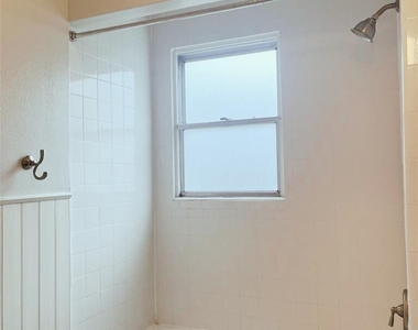 1142 Dunbar Street - Photo Thumbnail 15