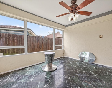 9318 Benning Drive - Photo Thumbnail 12