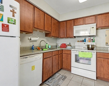 3506 Cove View Boulevard - Photo Thumbnail 6