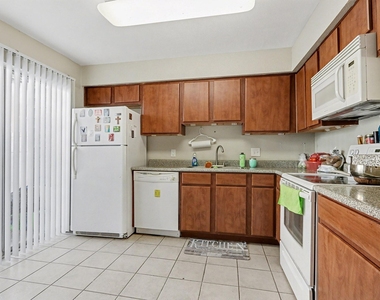 3506 Cove View Boulevard - Photo Thumbnail 4