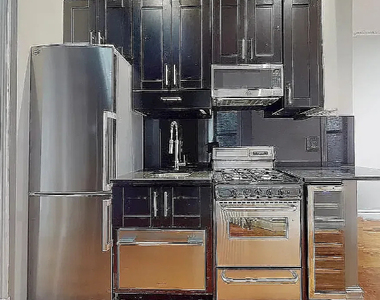 212 East 25th Street - Photo Thumbnail 4