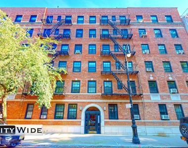 30 Charlton Street - Photo Thumbnail 3