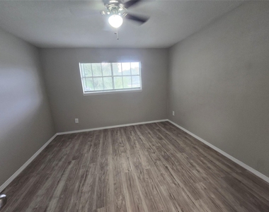 3453 W Highway 6 - Photo Thumbnail 8