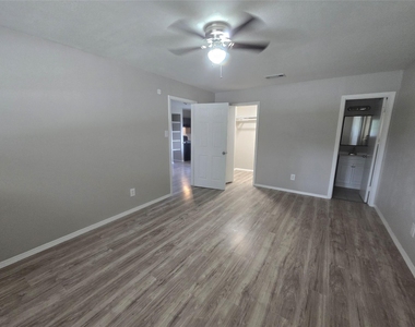 3453 W Highway 6 - Photo Thumbnail 4
