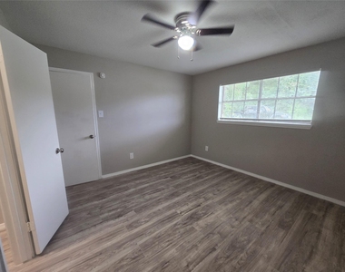 3453 W Highway 6 - Photo Thumbnail 9