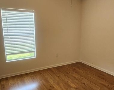 482 Hollow Glen Drive - Photo Thumbnail 13