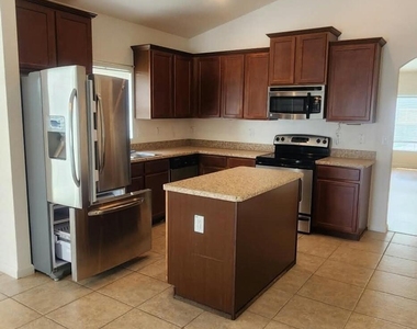 482 Hollow Glen Drive - Photo Thumbnail 4