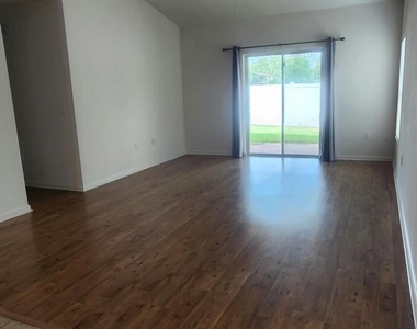 482 Hollow Glen Drive - Photo Thumbnail 6