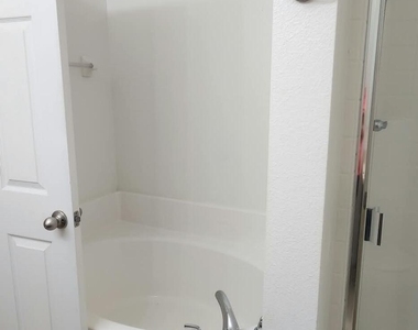 482 Hollow Glen Drive - Photo Thumbnail 12