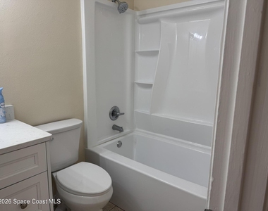 865 Ne Nevada Drive Ne - Photo Thumbnail 12