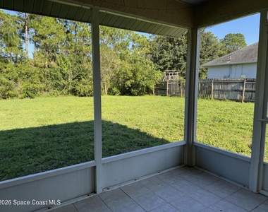 865 Ne Nevada Drive Ne - Photo Thumbnail 16