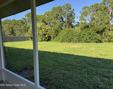 865 Ne Nevada Drive Ne - Photo Thumbnail 17