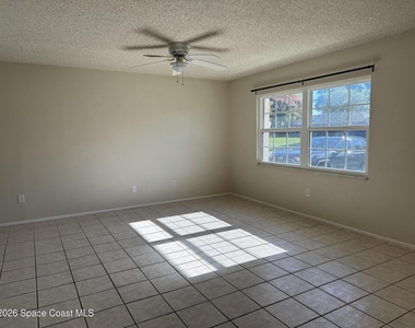 865 Ne Nevada Drive Ne - Photo Thumbnail 14