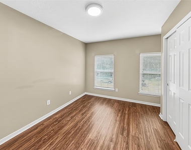 22915 Breton Point Drive - Photo Thumbnail 21