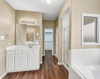 22915 Breton Point Drive - Photo Thumbnail 10