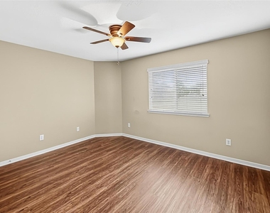 22915 Breton Point Drive - Photo Thumbnail 16