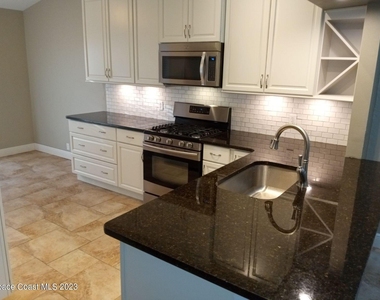 3679 Oakhill Drive - Photo Thumbnail 4