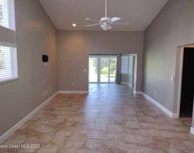 3679 Oakhill Drive - Photo Thumbnail 1