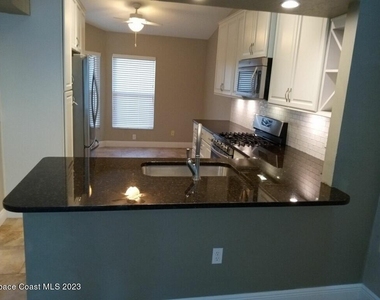 3679 Oakhill Drive - Photo Thumbnail 5