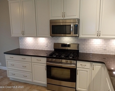 3679 Oakhill Drive - Photo Thumbnail 8