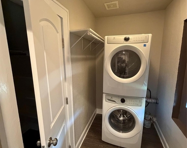 4630 Woodside Street - Photo Thumbnail 2