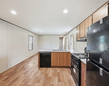 38904 West Drive - Photo Thumbnail 11