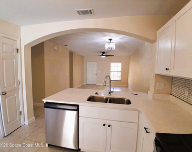 895 Luminary Circle - Photo Thumbnail 7