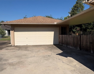 124 Tamarisk Trail - Photo Thumbnail 14