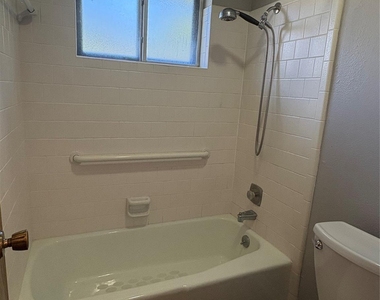 124 Tamarisk Trail - Photo Thumbnail 9