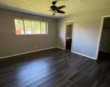 124 Tamarisk Trail - Photo Thumbnail 10