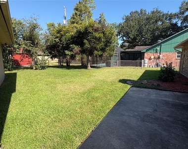124 Tamarisk Trail - Photo Thumbnail 15