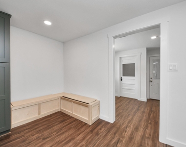 1015 E 32nd Street - Photo Thumbnail 13