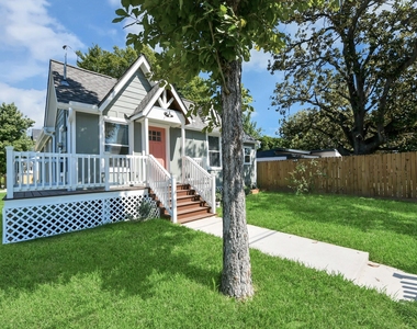 1015 E 32nd Street - Photo Thumbnail 39