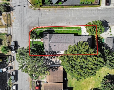 1015 E 32nd Street - Photo Thumbnail 1