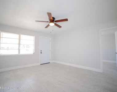 230 W Towne Place E - Photo Thumbnail 7