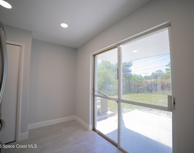 230 W Towne Place E - Photo Thumbnail 10