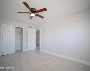 230 W Towne Place E - Photo Thumbnail 5