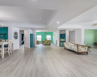 105 Pulsipher Avenue - Photo Thumbnail 6