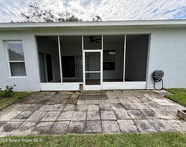 1051 Meadowbrook Road Ne - Photo Thumbnail 17