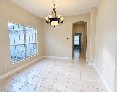 1051 Meadowbrook Road Ne - Photo Thumbnail 3