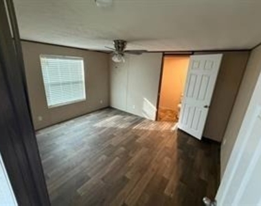 202 W Austin Street - Photo Thumbnail 7
