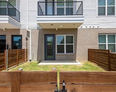 2232 Empire Central Drive - Photo Thumbnail 12