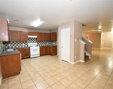 6618 Hawthorne Falls Lane - Photo Thumbnail 6