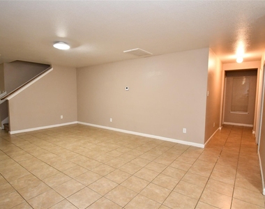 6618 Hawthorne Falls Lane - Photo Thumbnail 15