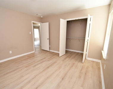 6618 Hawthorne Falls Lane - Photo Thumbnail 32