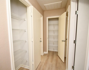6618 Hawthorne Falls Lane - Photo Thumbnail 34