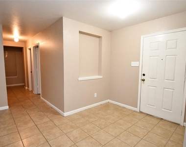 6618 Hawthorne Falls Lane - Photo Thumbnail 16