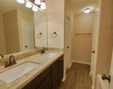 3615 Kennington Court - Photo Thumbnail 11