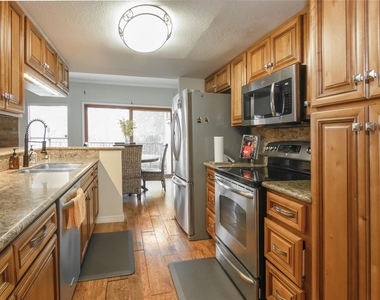 1802 Stoney Brook Drive - Photo Thumbnail 11