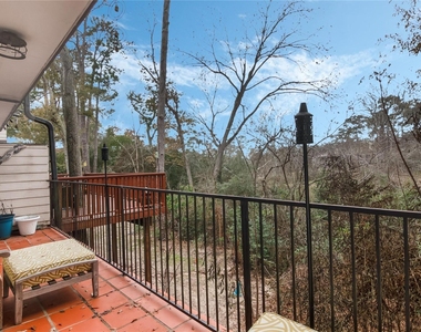 1802 Stoney Brook Drive - Photo Thumbnail 2